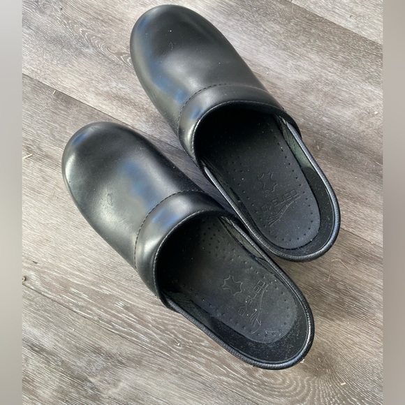 Black Dansko Clogs - Picture 2 of 3